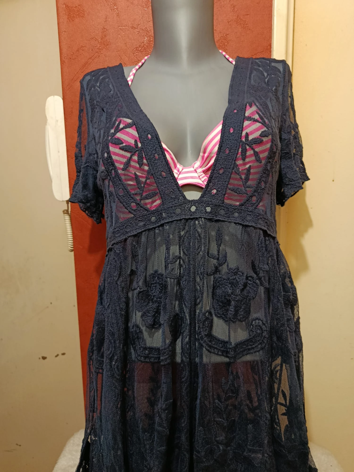 Bohemian chic lace beach dress with side slit One size fits all – photo 8